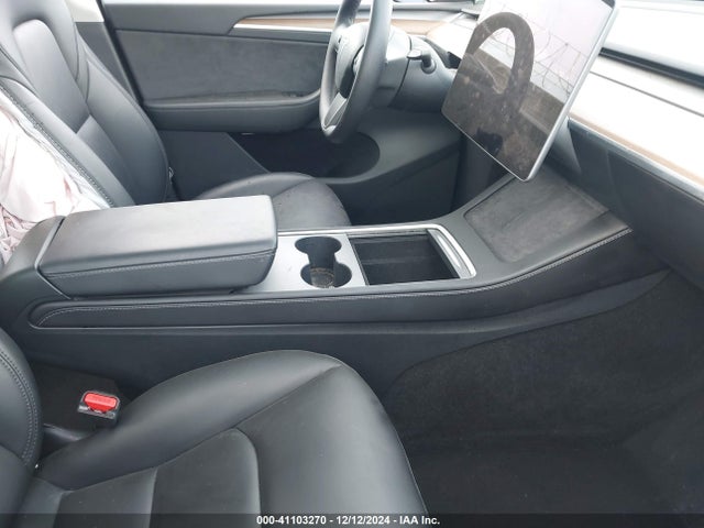 2024 TESLA MODEL Y 7SAYGAEE8RF069271 Photo 4