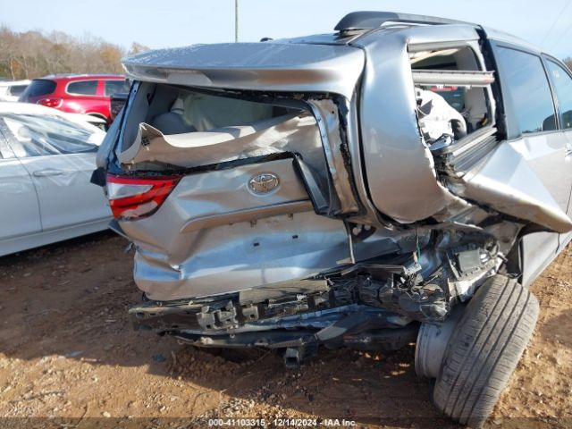 5TDYK3DC4FS628667 Toyota Sienna Xle 8 Passenger