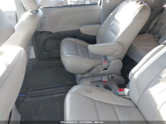 5TDYK3DC4FS628667 Toyota Sienna Xle 8 Passenger