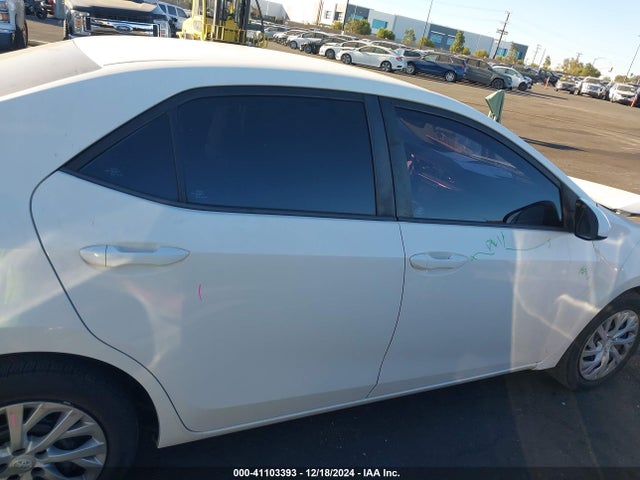 Toyota COROLLA LE 2018 5YFBURHE5JP792929 Image 14