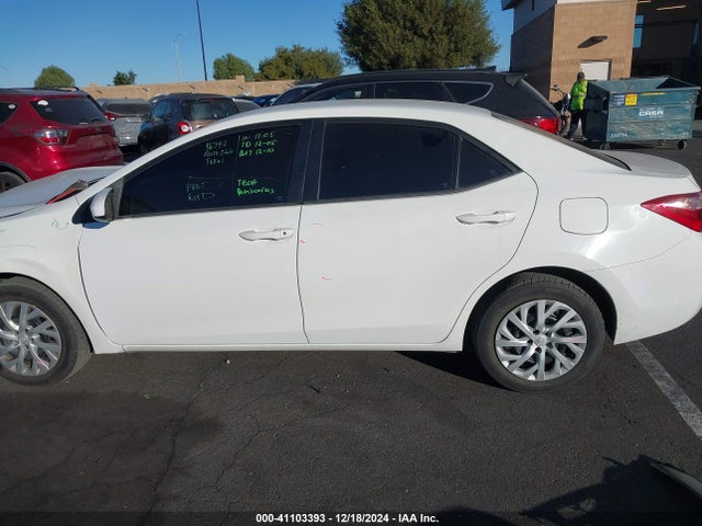 Toyota COROLLA LE 2018 5YFBURHE5JP792929 Image 15