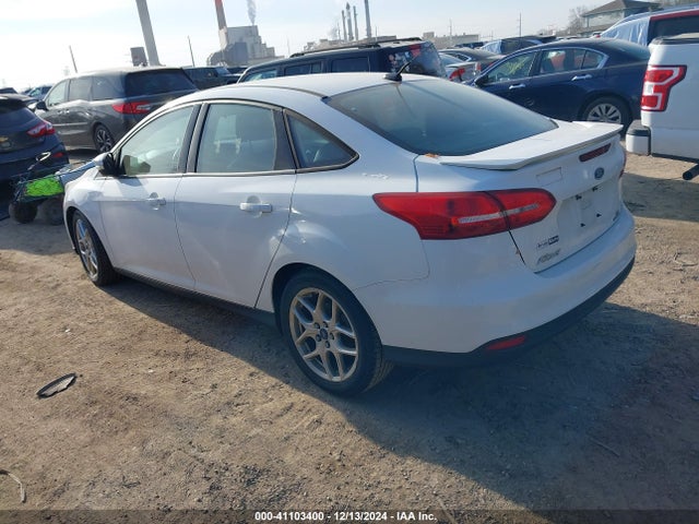 Ford FOCUS SE 2015 1FADP3F29FL305243 Image 3