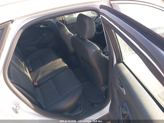 Ford FOCUS SE 2015 1FADP3F29FL305243 Image 8