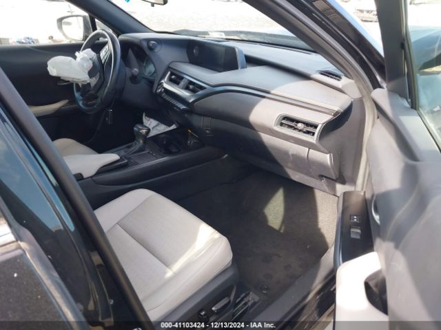 JTHX3JBHXM2044806 Lexus UX 200