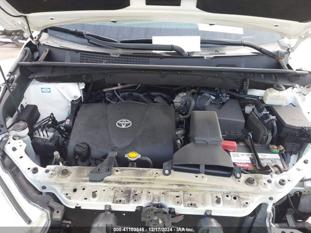 5TDZZRFHXHS207454 Toyota Highlander Le