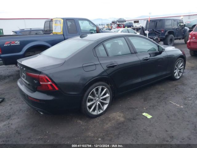 7JRA22TK8LG071886 Volvo S60 T6 Momentum