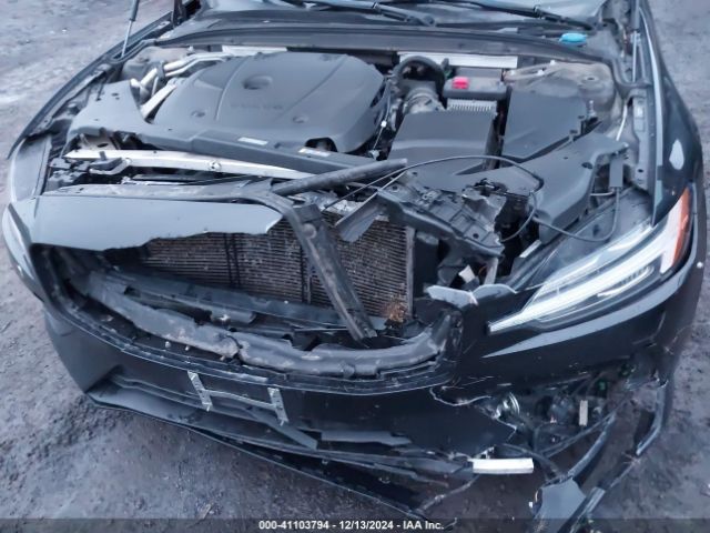 7JRA22TK8LG071886 Volvo S60 T6 Momentum