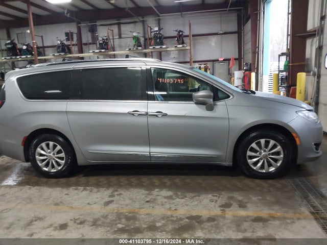 Chrysler Pacifica Touring L 2019 2C4RC1BG3KR550235 Image 13
