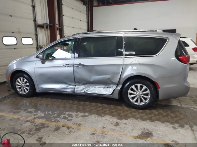 Chrysler Pacifica Touring L 2019 2C4RC1BG3KR550235 Image 14