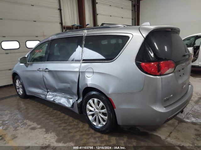Chrysler Pacifica Touring L 2019 2C4RC1BG3KR550235 Image 3