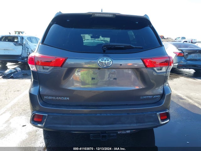 Toyota Highlander Limited Platinum 2018 5TDDZRFH7JS901163 Image 17
