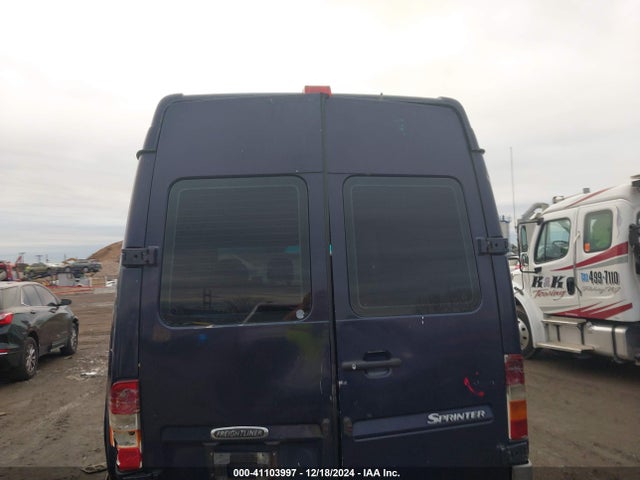 41103997 :رقم المزاد ، WD2PD644145618731 vin ، 2004 Dodge Sprinter Van 2500 مزاد بيع