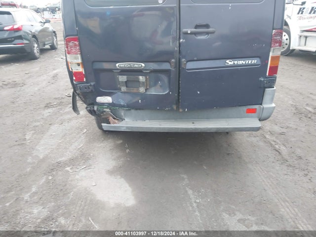 41103997 :رقم المزاد ، WD2PD644145618731 vin ، 2004 Dodge Sprinter Van 2500 مزاد بيع