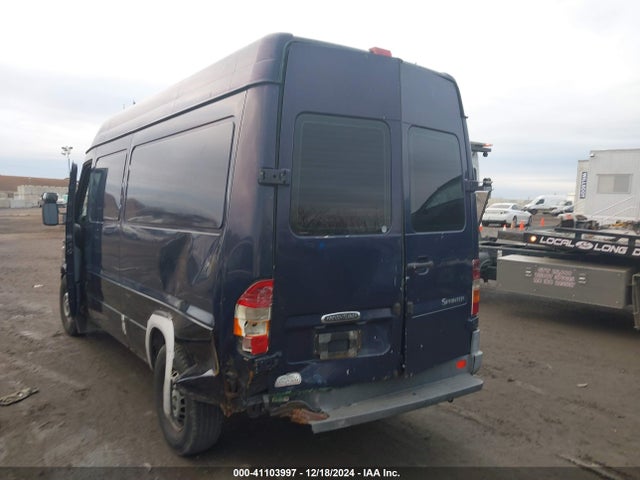 41103997 :رقم المزاد ، WD2PD644145618731 vin ، 2004 Dodge Sprinter Van 2500 مزاد بيع