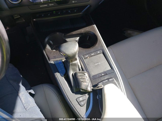 Lexus UX 250H 2020 JTHP9JBH2L2021808 Image 11