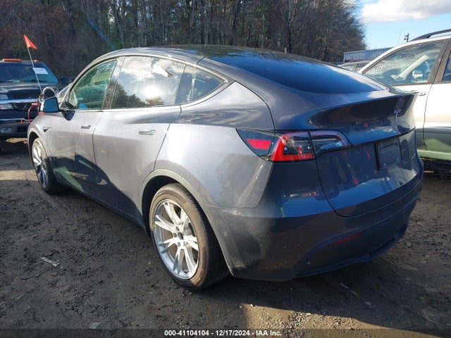 2021 TESLA MODEL Y 5YJYGDEE7MF110514 Photo 2