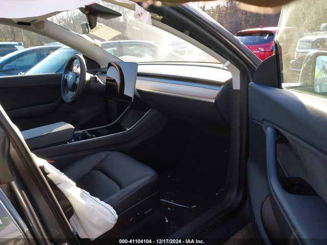 2021 TESLA MODEL Y 5YJYGDEE7MF110514 Photo 4