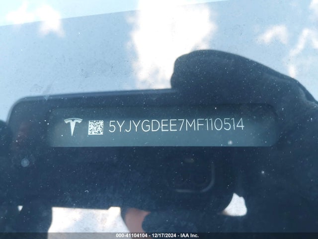 2021 TESLA MODEL Y 5YJYGDEE7MF110514 Photo 8