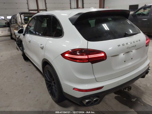 2018 PORSCHE CAYENNE WP1AB2A2XJLA60828 Photo 2