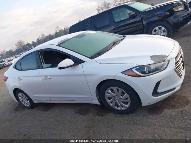 Hyundai ELANTRA SE 2018 5NPD74LF3JH308837 Image 13