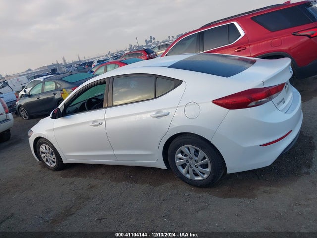 Hyundai ELANTRA SE 2018 5NPD74LF3JH308837 Image 14