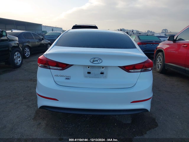 Hyundai ELANTRA SE 2018 5NPD74LF3JH308837 Image 16