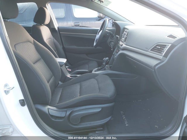 Hyundai ELANTRA SE 2018 5NPD74LF3JH308837 Image 5