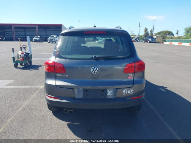 WVGAV7AX4GW613137 Volkswagen TIGUAN S