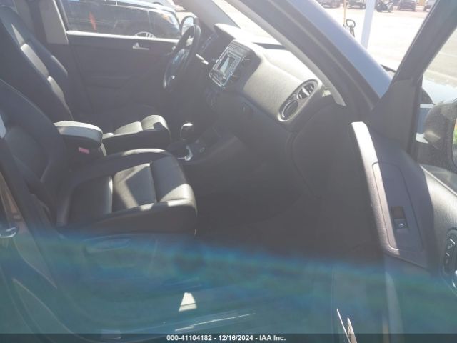 WVGAV7AX4GW613137 Volkswagen TIGUAN S