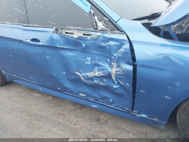 BMW 2018 2018 WBA8B7G5XJNU94781 Image 6