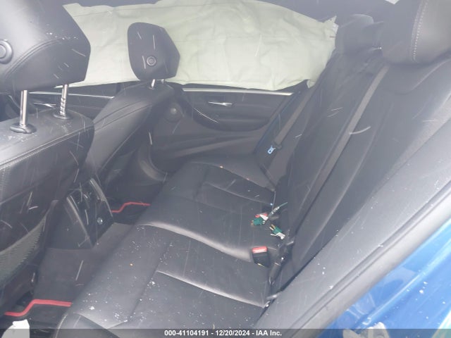 BMW 2018 2018 WBA8B7G5XJNU94781 Image 8