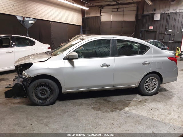 3N1CN7AP3JL884848 Nissan Versa 1.6 Sv