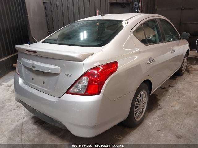 3N1CN7AP3JL884848 Nissan Versa 1.6 Sv