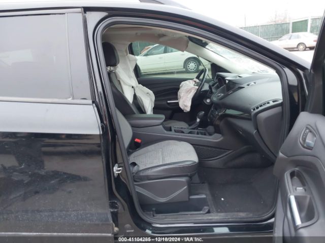1FMCU0GD9HUB99611 Ford ESCAPE SE