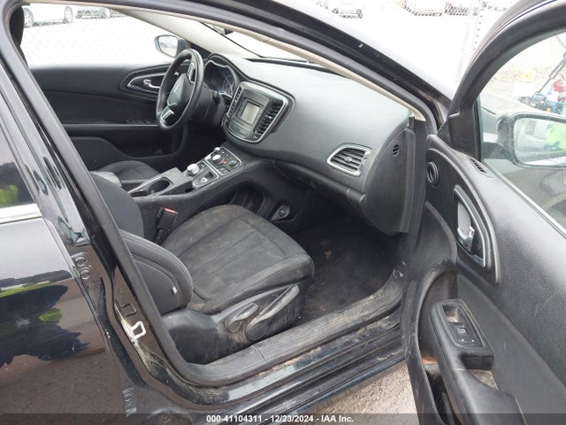 Chrysler 200 Limited 2016 1C3CCCAB0GN143974 Image 5