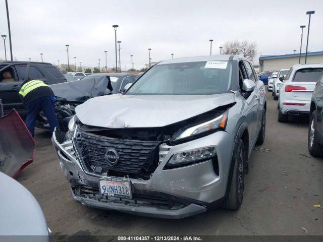 JN8BT3BA0PW422305 Nissan Rogue Sv Fwd