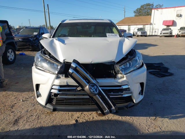 Toyota Highlander Limited Platinum 2017 5TDDZRFH7HS379242 Image 12