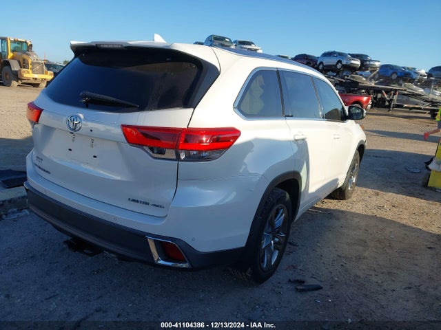 Toyota Highlander Limited Platinum 2017 5TDDZRFH7HS379242 Image 4