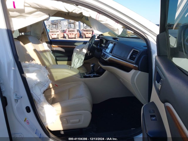 Toyota Highlander Limited Platinum 2017 5TDDZRFH7HS379242 Image 5