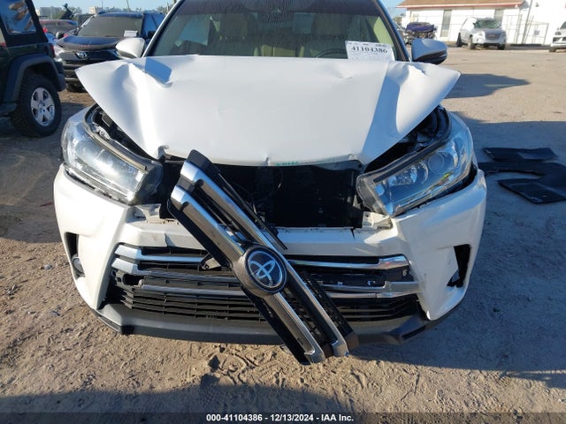 Toyota Highlander Limited Platinum 2017 5TDDZRFH7HS379242 Image 6