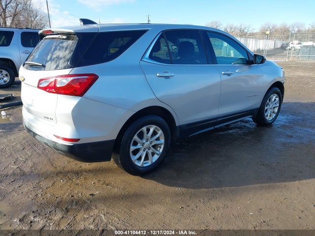 Chevrolet EQUINOX LT 2018 2GNAXSEV4J6241687 Image 4