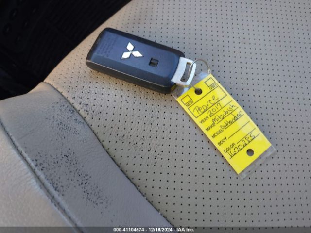 JA4AD3A39HZ016251 Mitsubishi Outlander Sel