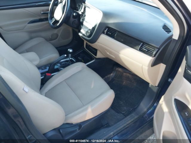 JA4AD3A39HZ016251 Mitsubishi Outlander Sel