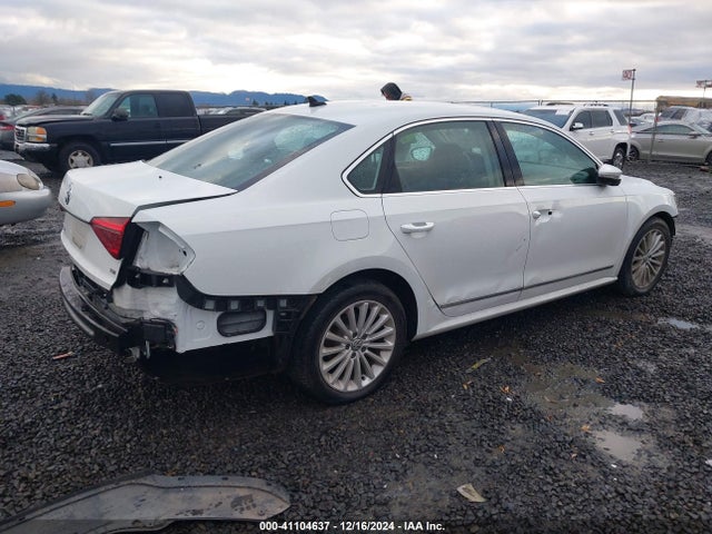 1VWBT7A35HC025257 Volkswagen Passat 1.8t Se