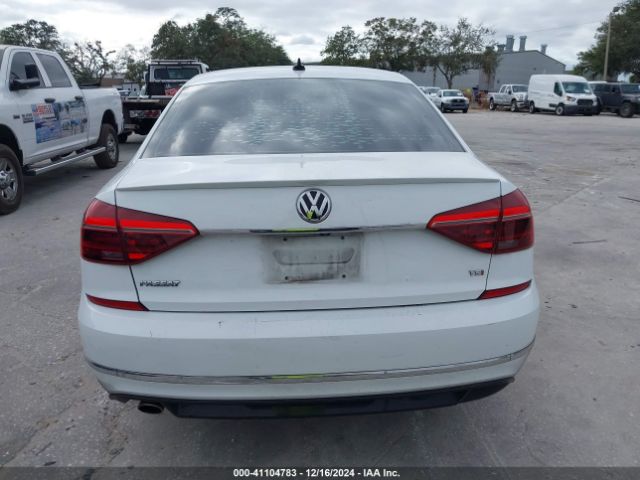 1VWDT7A31HC016516 Volkswagen Passat 1.8t R-line