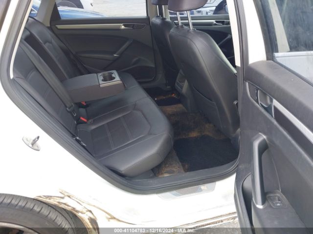 1VWDT7A31HC016516 Volkswagen Passat 1.8t R-line