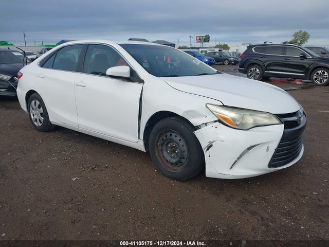 Toyota CAMRY LE 2015 4T1BF1FK7FU928553 Image 1