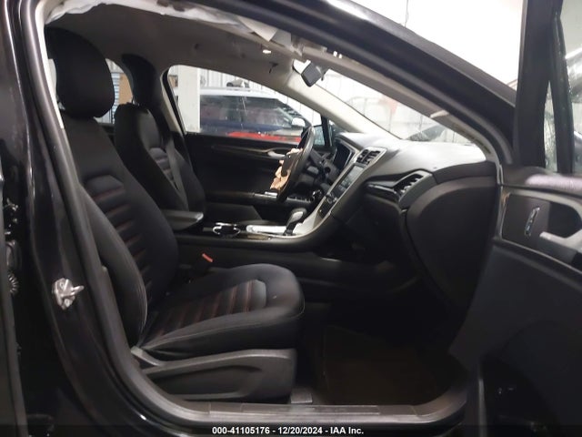 3FA6P0HDXER333218 Ford FUSION SE