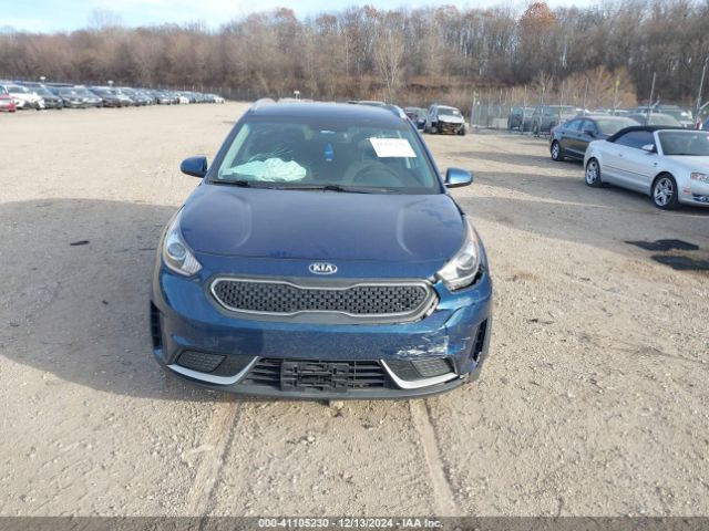 KNDCB3LC9H5064096 KIA NIRO LX