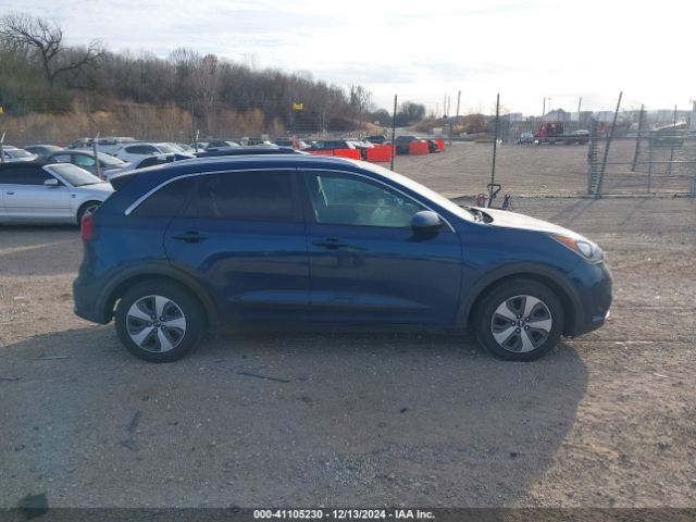 KNDCB3LC9H5064096 KIA NIRO LX